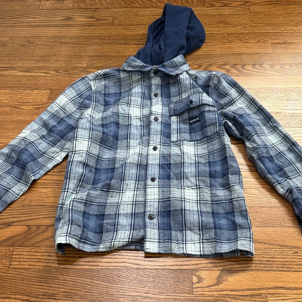 NWT Hurley Black and White Brand Logo Tag Size Medium